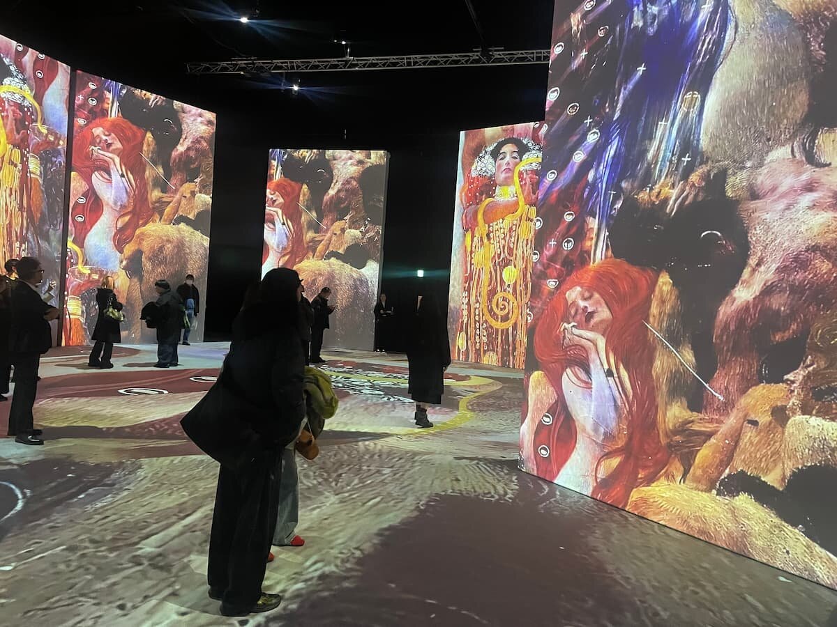 一般公開に先駆けてytvアンバサダーが体験！没入型展覧会『クリムト